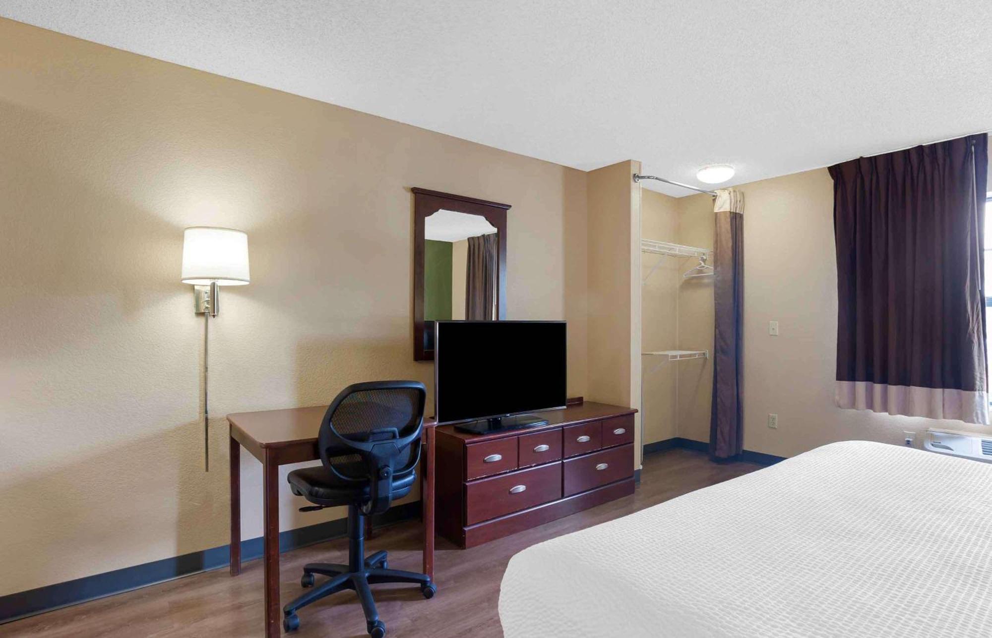Suburban Studios Columbus Bradley Park Dış mekan fotoğraf