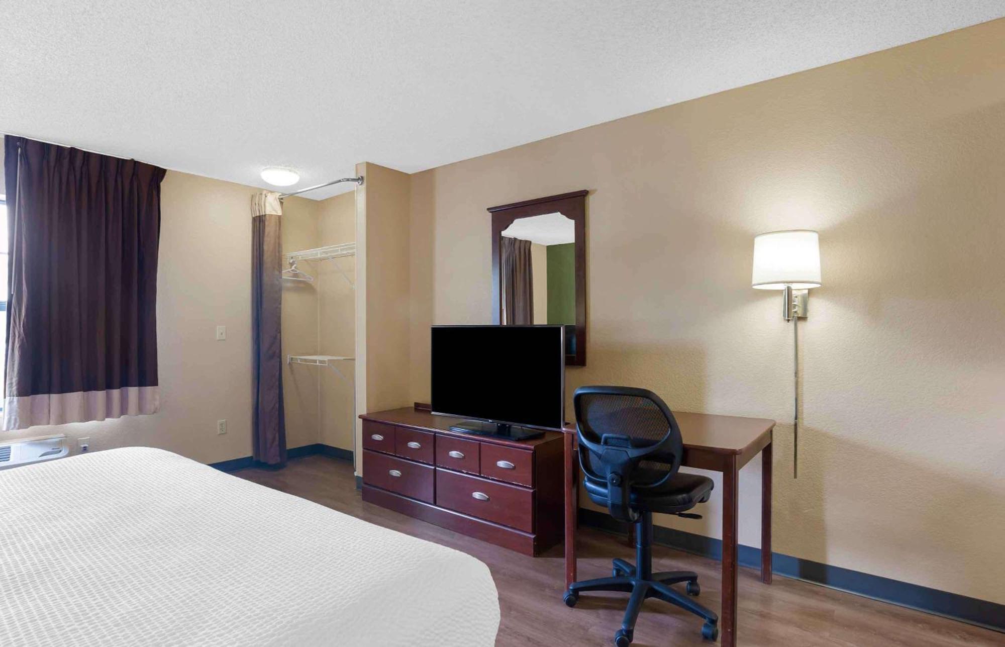 Suburban Studios Columbus Bradley Park Dış mekan fotoğraf