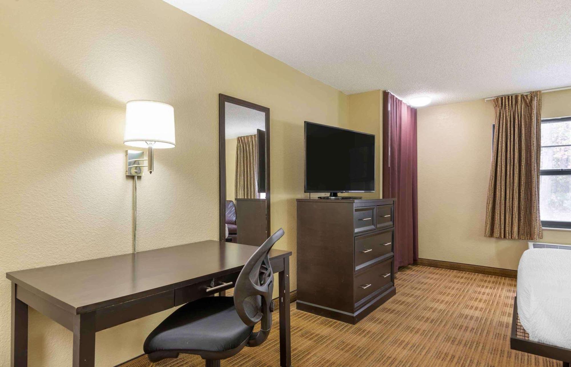 Suburban Studios Columbus Bradley Park Dış mekan fotoğraf