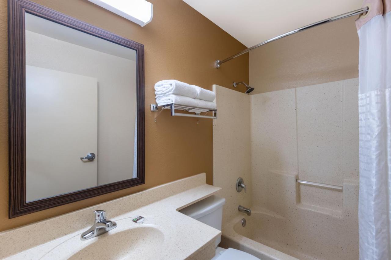 Suburban Studios Columbus Bradley Park Dış mekan fotoğraf
